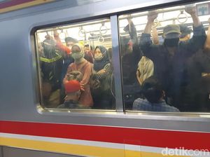 PKS: Jika Banyak Warga DKI Naik Angkutan, Motor Kena Gage Harus Direvisi