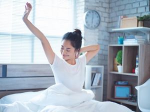 Bukan Buka HP, Ini 5 Cara Agar Merasa Bahagia Saat Bangun Tidur Bukan Buka HP, Ini 5 Cara Agar Merasa Bahagia Saat Bangun Tidur