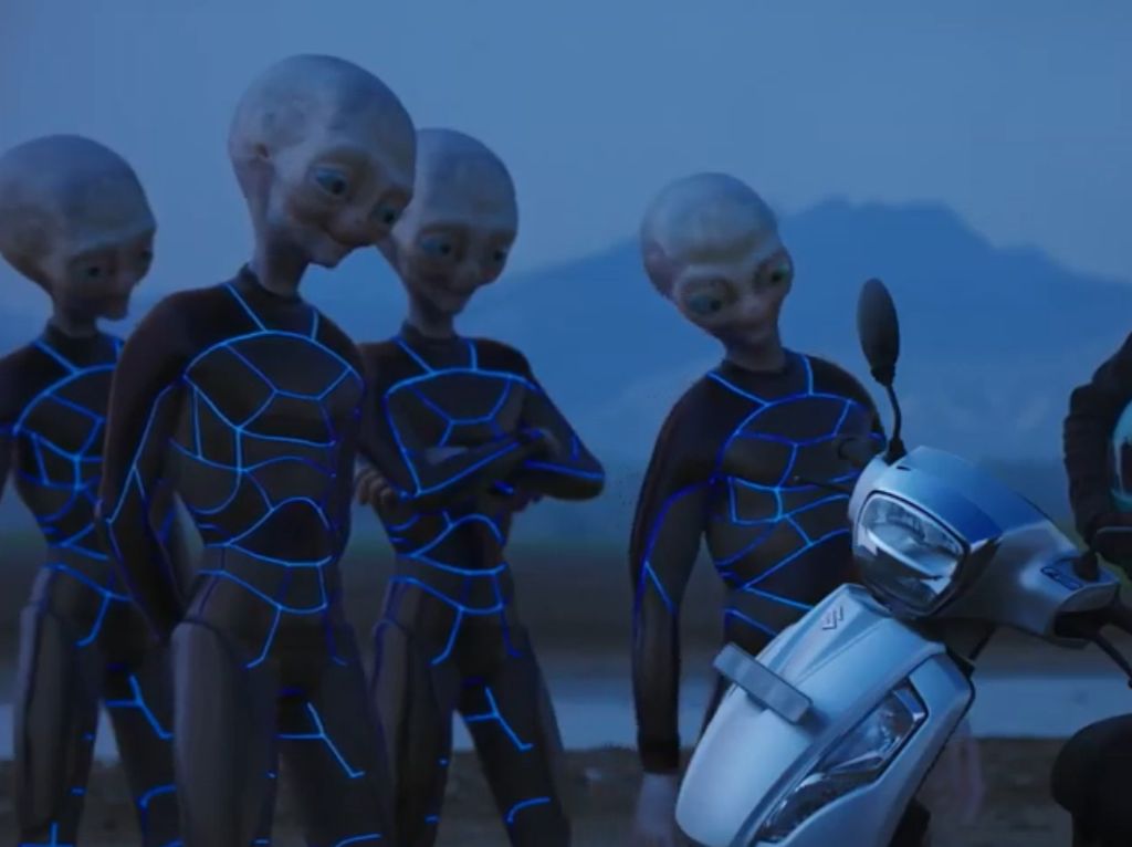 Wow, Motor Skutik Suzuki Ini Sukses Buat Para Alien Terkesan Wow, Motor Skutik Suzuki Ini Sukses Buat Para Alien Terkesan