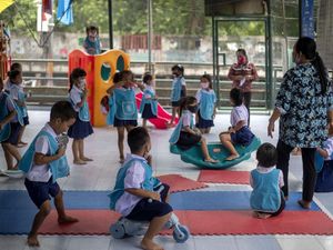 4 Perbedaan Kelas 0 dengan PAUD di Wajib Belajar 13 Tahun 4 Perbedaan Kelas 0 dengan PAUD di Wajib Belajar 13 Tahun