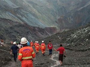 113 Orang Tewas Akibat Tanah Longsor di Tambang Batu Giok Myanmar 113 Orang Tewas Akibat Tanah Longsor di Tambang Batu Giok Myanmar