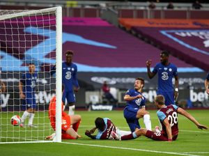 Drama VAR Hiasi Laga West Ham Vs Chelsea