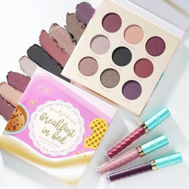 Beauty Bakerie Eyeshadow/Instagram.com/beautybakerymakeup Mempunyai sembilan warna yang cocok digunakan sehari-hari.