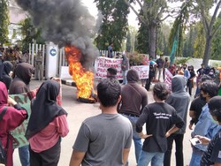 Dugaan Lalai Tangani Pasien COVID Lahiran, Plt Dirut RS Polman Diminta Dicopot
