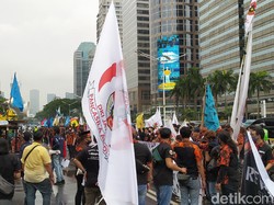 Massa Mahasiswa Sambangi Kemendikbud, Tuntut Keringanan 50% UKT