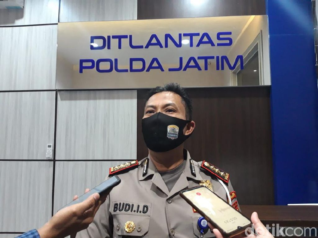 Angka Kecelakaan di Jatim Turun Hingga 15 Persen Sejak Pandemi Corona Angka Kecelakaan di Jatim Turun Hingga 15 Persen Sejak Pandemi Corona