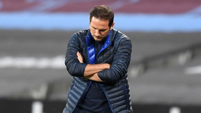 LONDON, ENGLAND - JULY 01: Frank Lampard, Manager of Chelsea reacts following the Premier League match between West Ham United and Chelsea FC at London Stadium on July 01, 2020 in London, England. Football Stadiums around Europe remain empty due to the Coronavirus Pandemic as Government social distancing laws prohibit fans inside venues resulting in all fixtures being played behind closed doors. (Photo by Michael Regan/Getty Images)