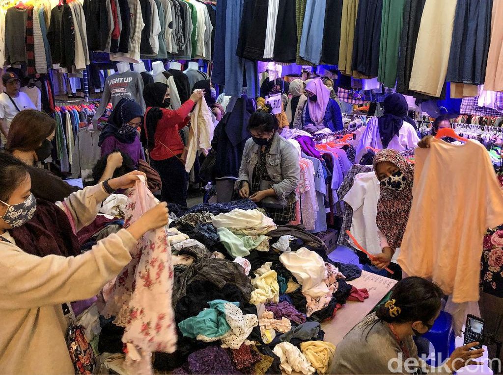 Ganjil-Genap Dihapus, Pasar Senen Diserbu Pengunjung Ganjil-Genap Dihapus, Pasar Senen Diserbu Pengunjung
