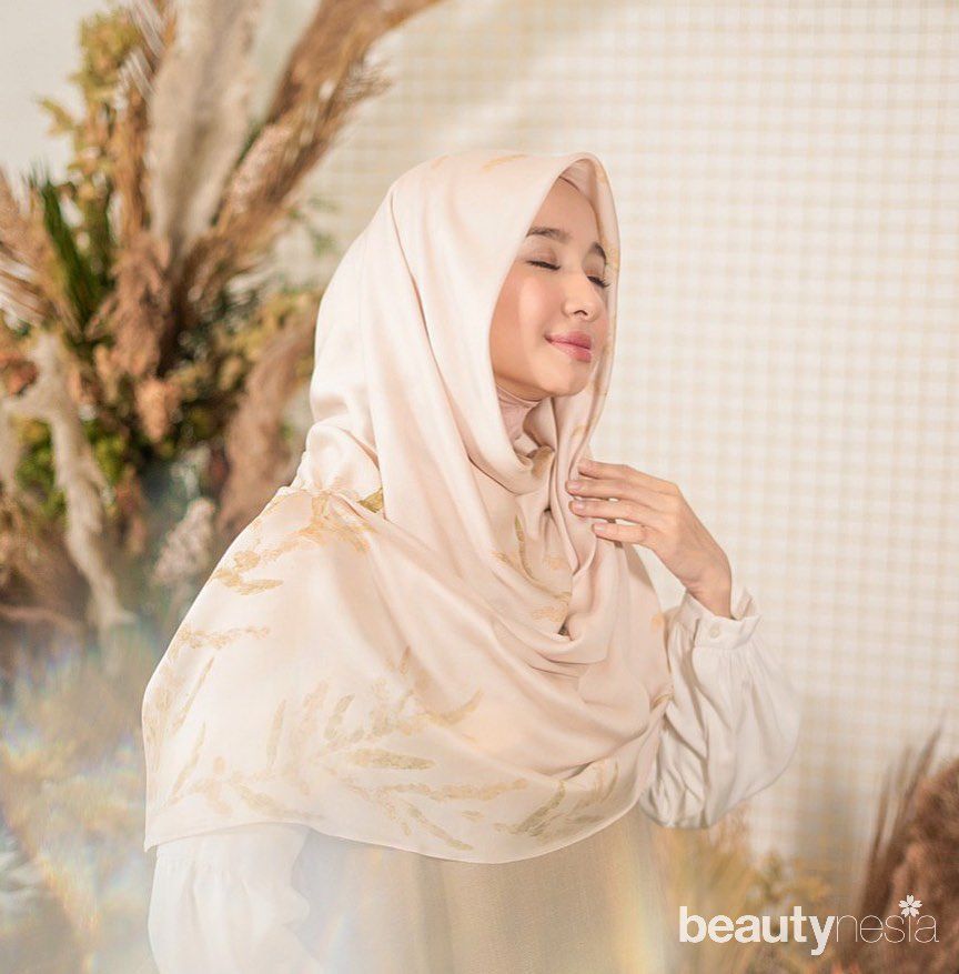 Inner hijab menjadi rahasia kerudung rapi Laudya Cynthia Bella