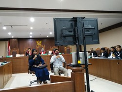 Wahyu Setiawan Pernah Pinjam Rekening Istri Sepupu untuk Transfer Rp 500 Juta