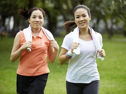 Mau Tetap Lincah Saat Masuk Usia 40-an? Yuk Mulai Latihan Fisik!