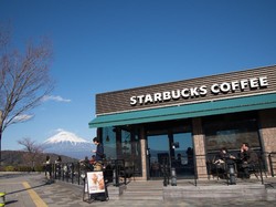 Starbucks, Coca-Cola hingga McDonalds Cabut dari Rusia