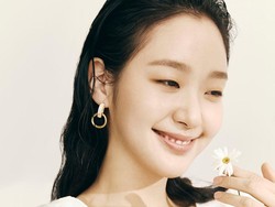 Kim Go Eun Awet Muda di Usia 30 Tahun, Intip Perawatan Kulit Mulusnya