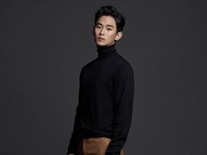 8 Foto Tampan Kim Soo Hyun Aktor Korea Berbayaran Termahal 2020 8 Foto Tampan Kim Soo Hyun Aktor Korea Berbayaran Termahal 2020