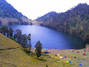 Di Beijing Agustinus Melihat Indahnya Gunung Semeru dan Langit Biru
