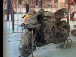 Dua Moge Terbakar Habis di Pit Sirkuit Catalunya