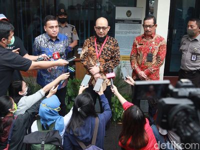 Momen Novel Baswedan Sambangi Komisi Kejaksaan