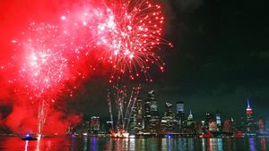 Pesta Kembang Api Awali Meriahnya Kemerdekaan AS