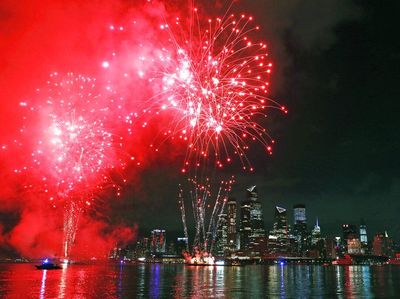 Pesta Kembang Api Awali Meriahnya Kemerdekaan AS