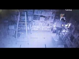 Terjerat Utang, Pemuda Karawang Bius Pegawai-Rampok Minimarket Terjerat Utang, Pemuda Karawang Bius Pegawai-Rampok Minimarket