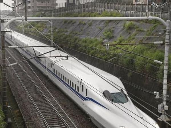 Foto: Shinkansen yang Sepi Penumpang Gegara Corona