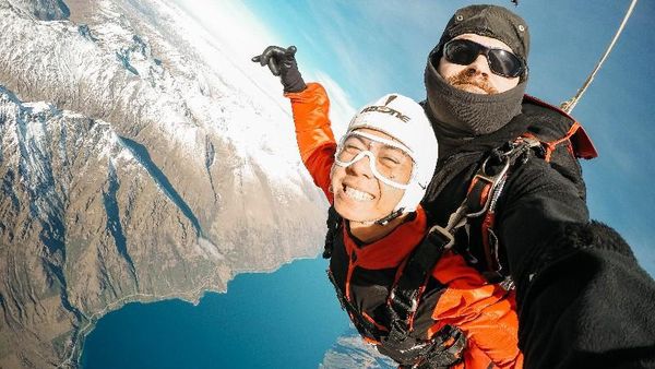 Asyik! Selandia Baru Sudah Bisa Skydiving Lagi Lho Gaes