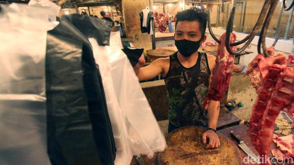Sulitnya Haramkan Kantong Plastik di Pasar Tradisional