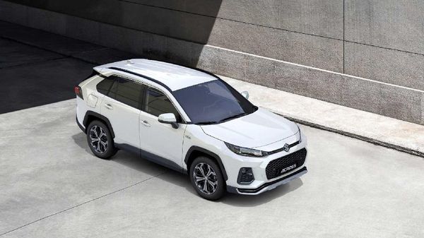 Wujud Mobil Toyota yang Logonya Diganti Jadi Suzuki Across