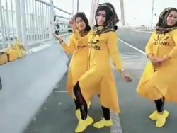 Video Tiga Emak-emak TikTok-an di Jembatan Suramadu