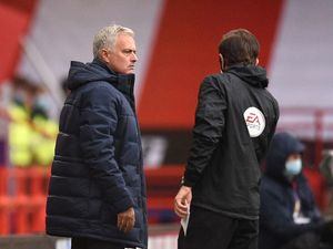 Mourinho: Wasit yang Sesungguhnya Tak Ada di Lapangan