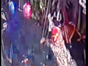 Rekaman CCTV Jambret Santuy Beraksi Pagi Hari di Keramaian