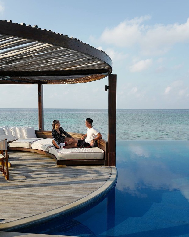 Nikita dan Indra juga berlibur ke Pulau Maldives. Liburan keduanya tampak mewah.
