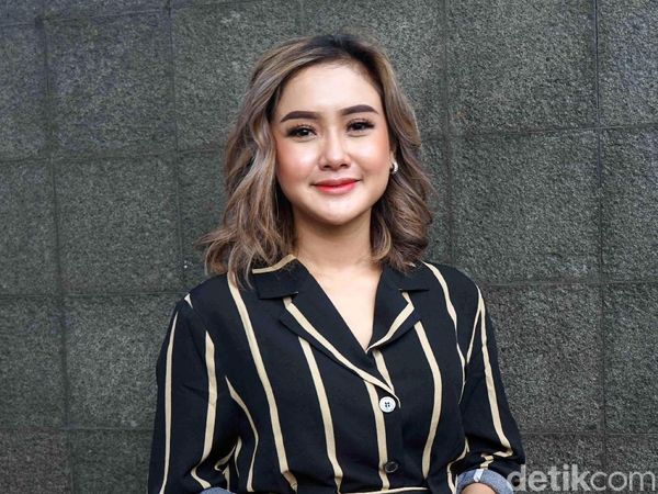 Ku Menangis! Cita Citata Batal Nikah dengan Kekasih Bule