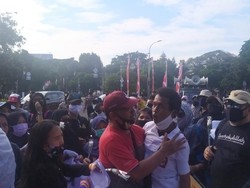 Ortu yang Demo PPDB DKI di Taman Pandang Emosional, Ingin ke Balai Kota