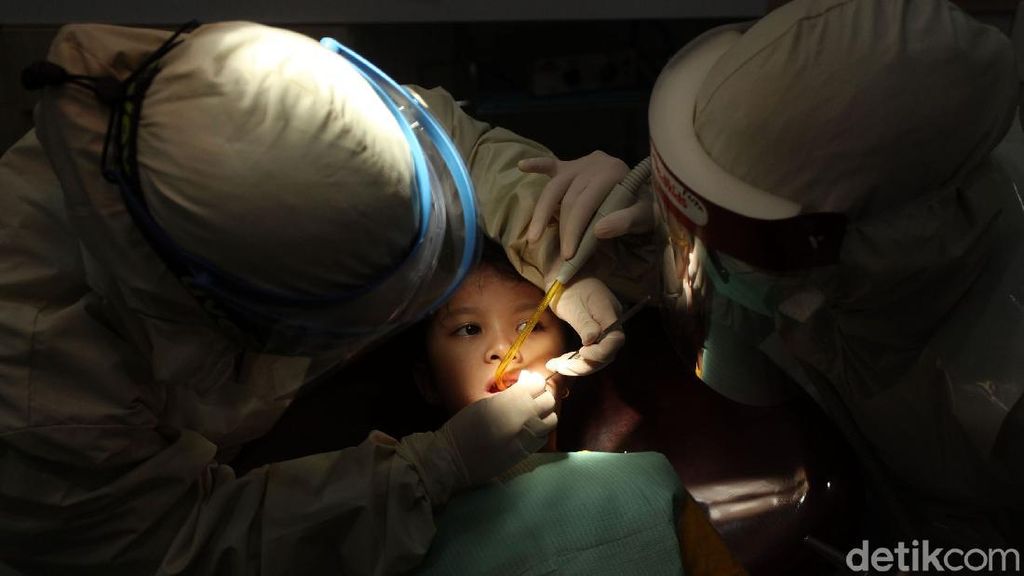 Dokter Gigi Anak juga Beroperasi Pakai APD di Era New Normal