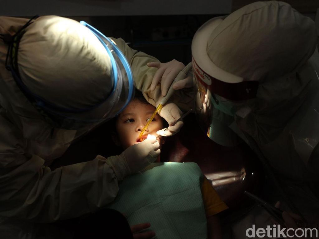 Dokter Gigi Anak juga Beroperasi Pakai APD di Era New Normal