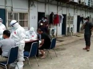 Gelombang 2 TKA China Jalani Pemeriksaan Kesehatan-Rapid Test