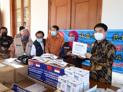 Khofifah Ajak Seluruh Elemen Masyarakat Gotong Royong Lawan Corona