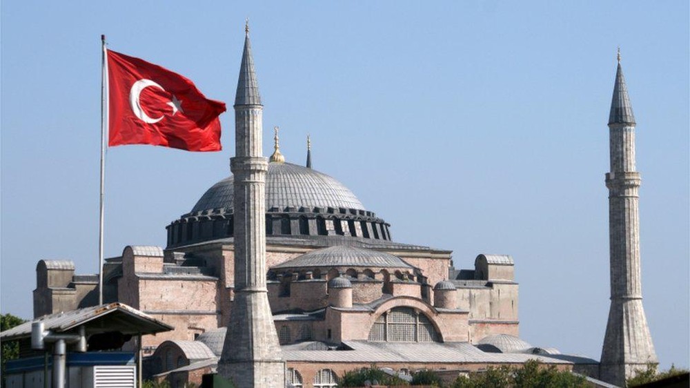 Hagia Sophia: Simbol Kekuasaan, Peradaban, dan Pergulatan Ideologi Melintasi Abad