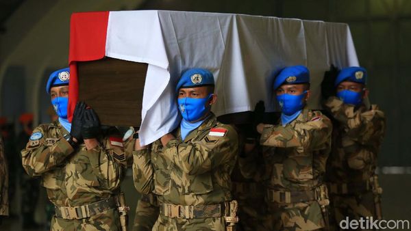 Jenazah Pelda Anumerta Rama Wahyudi Diterbangkan ke Pekanbaru