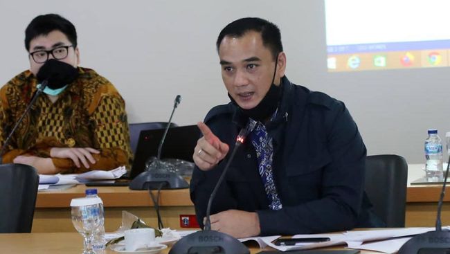 Golkar Kritik Penggunaan Dana PEN DKI untuk Bangun Proyek JIS-TIM Golkar Kritik Penggunaan Dana PEN DKI untuk Bangun Proyek JIS-TIM