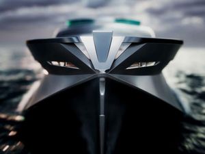 Potret Superyacht Keren dengan Tiga Lambung