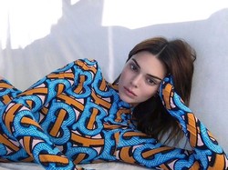 Begini Wajah Kendall Jenner Baru Bangun Tidur, Cantik Nggak Ada Lawan