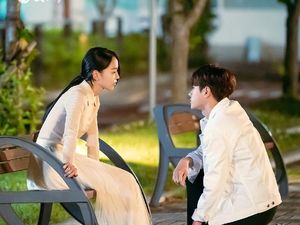 Ciuman di Angels Last Mission, Shin Hye-sun dan Kim Myung-soo Gugup Ciuman di Angels Last Mission, Shin Hye-sun dan Kim Myung-soo Gugup
