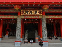 Klenteng Ini Bikin Kamu Serasa di China