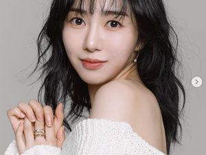 Fans Khawatir Setelah Kwon Mina Unggah Foto Melukai Diri Sendiri Fans Khawatir Setelah Kwon Mina Unggah Foto Melukai Diri Sendiri