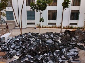 Smartphone & Ancaman Polemik Electronic Waste di Kawasan Perkotaan Smartphone & Ancaman Polemik Electronic Waste di Kawasan Perkotaan