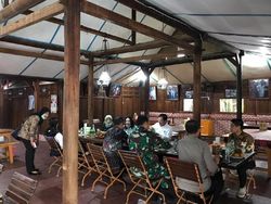 Diterpa Isu Reshuffle, Menkes ke Solo Sempat Santap Ayam Langganan Jokowi