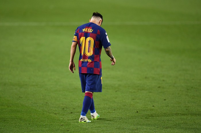 BARCELONA, SPAIN - JUNE 30: Lionel Messi of FC Barcelona walks over the pitch during the Liga match between FC Barcelona and Club Atletico de Madrid at Camp Nou on June 30, 2020 in Barcelona, Spain. (Photo by David Ramos/Getty Images)