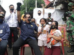 Berhadiah Sepeda, Ketua MPR Blusukan Sosialisasi 4 Pilar ke Pemulung